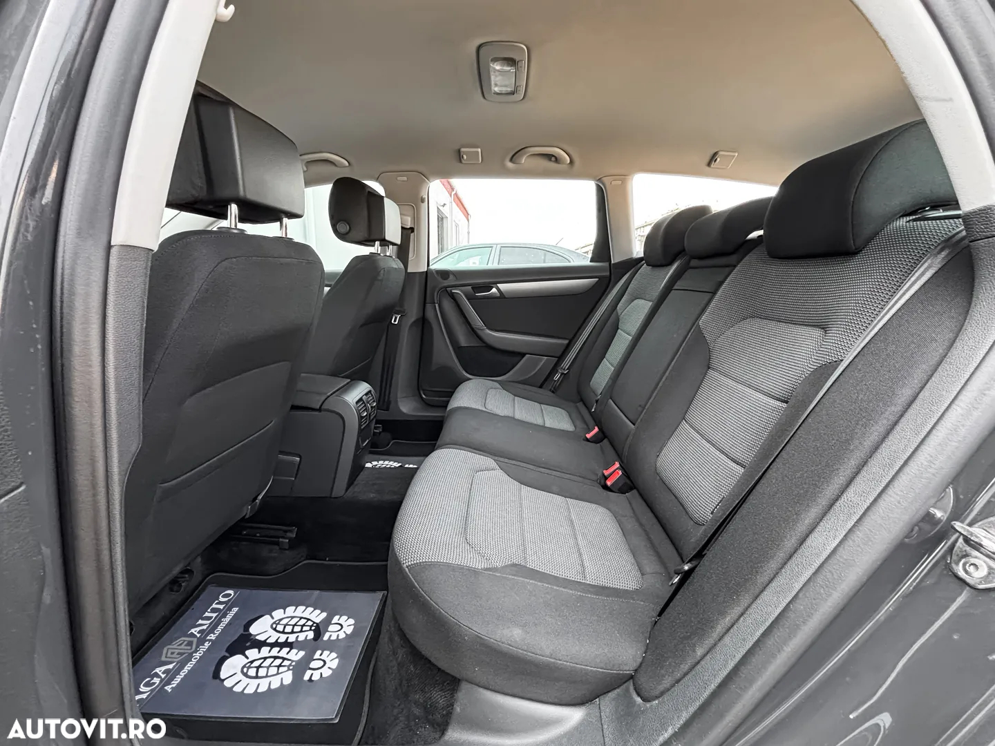 Volkswagen Passat - 9