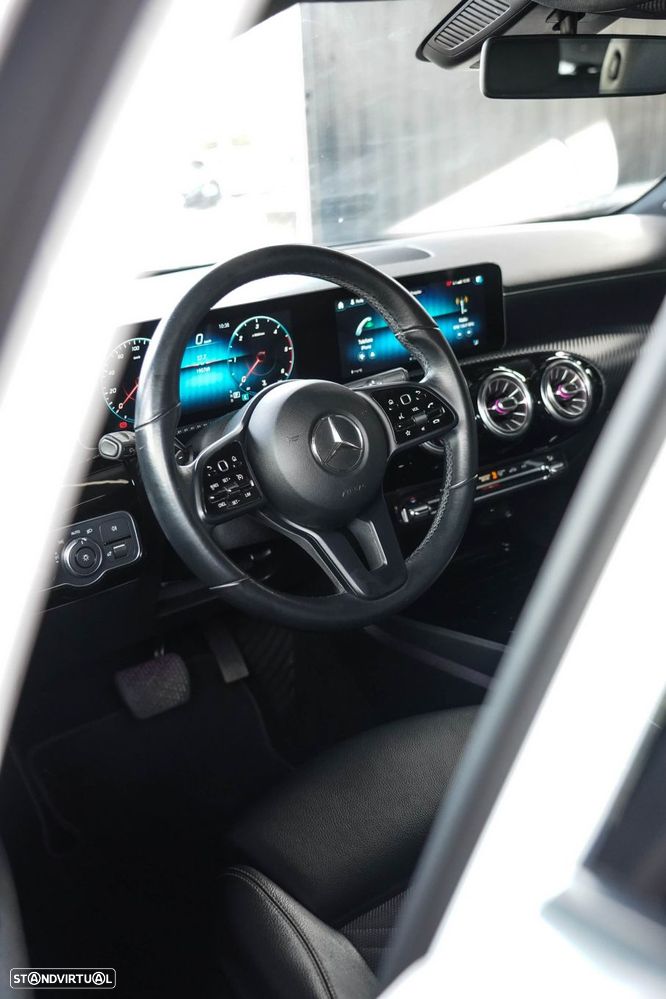 Mercedes-Benz A 180 d AMG Line Aut. - 53