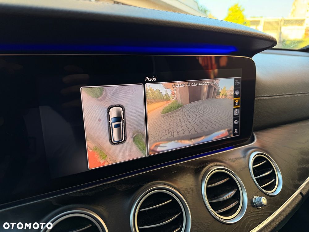 Mercedes-Benz Klasa E 220 d 4-Matic 9G-TRONIC - 29