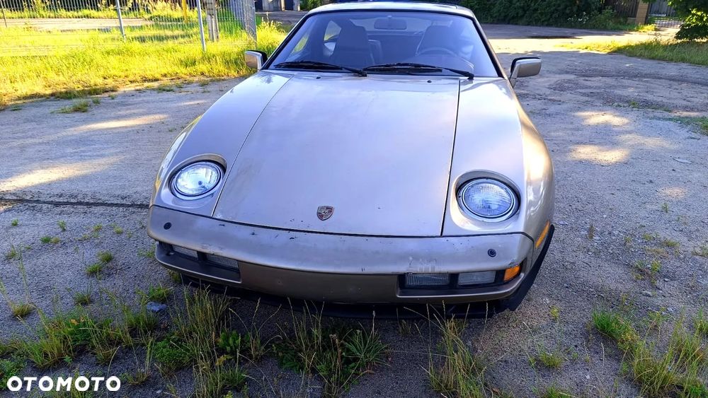 Porsche 928 - 6
