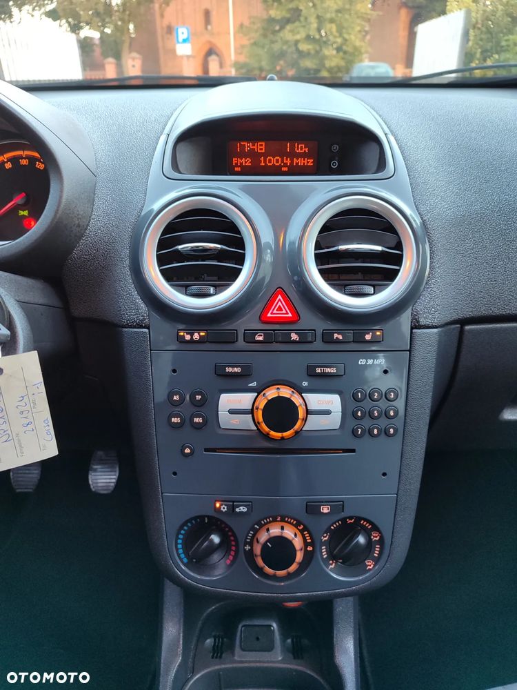 Opel Corsa 1.4 16V Cosmo - 17