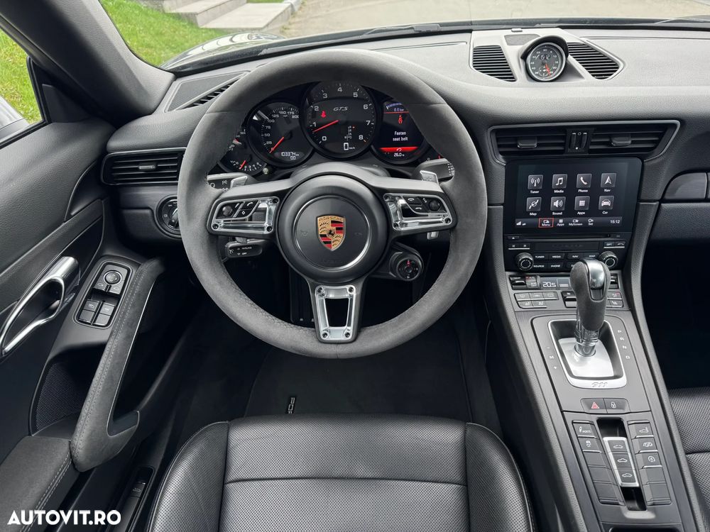 Porsche 911 Carrera 4 GTS PDK - 6