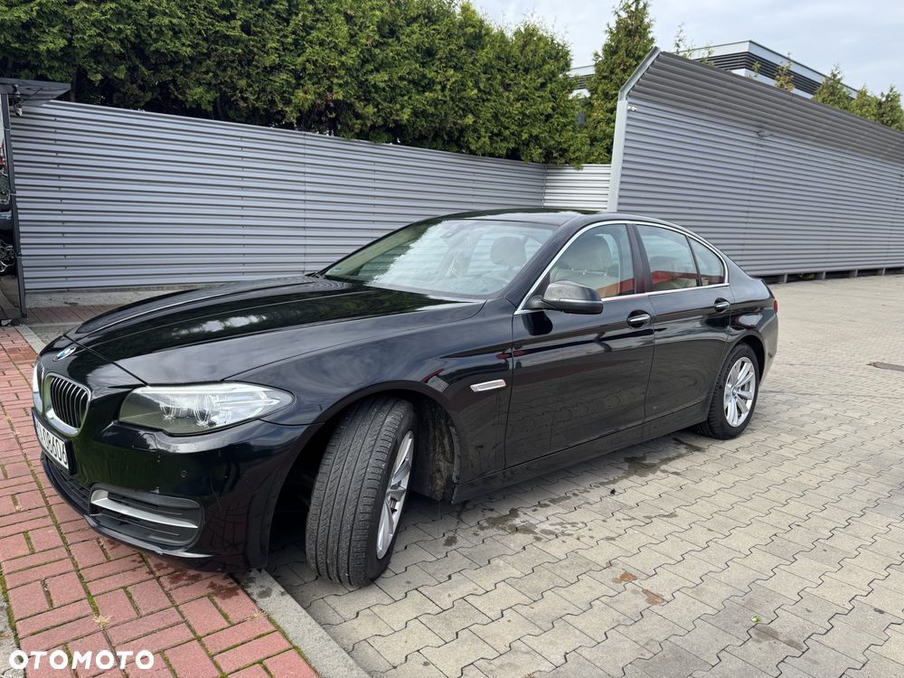BMW Seria 5 520i Luxury Line - 1