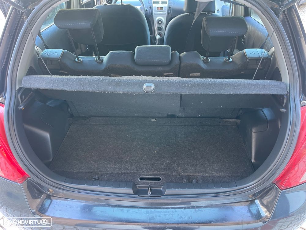 Toyota Yaris 1.0 VVT-i AC Manual - 12