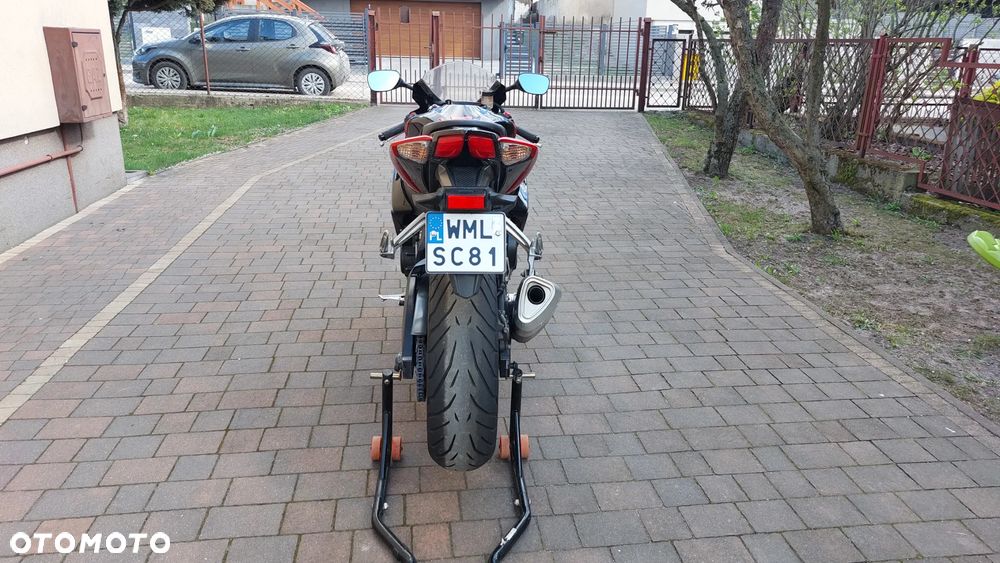 Suzuki GSX-R - 7