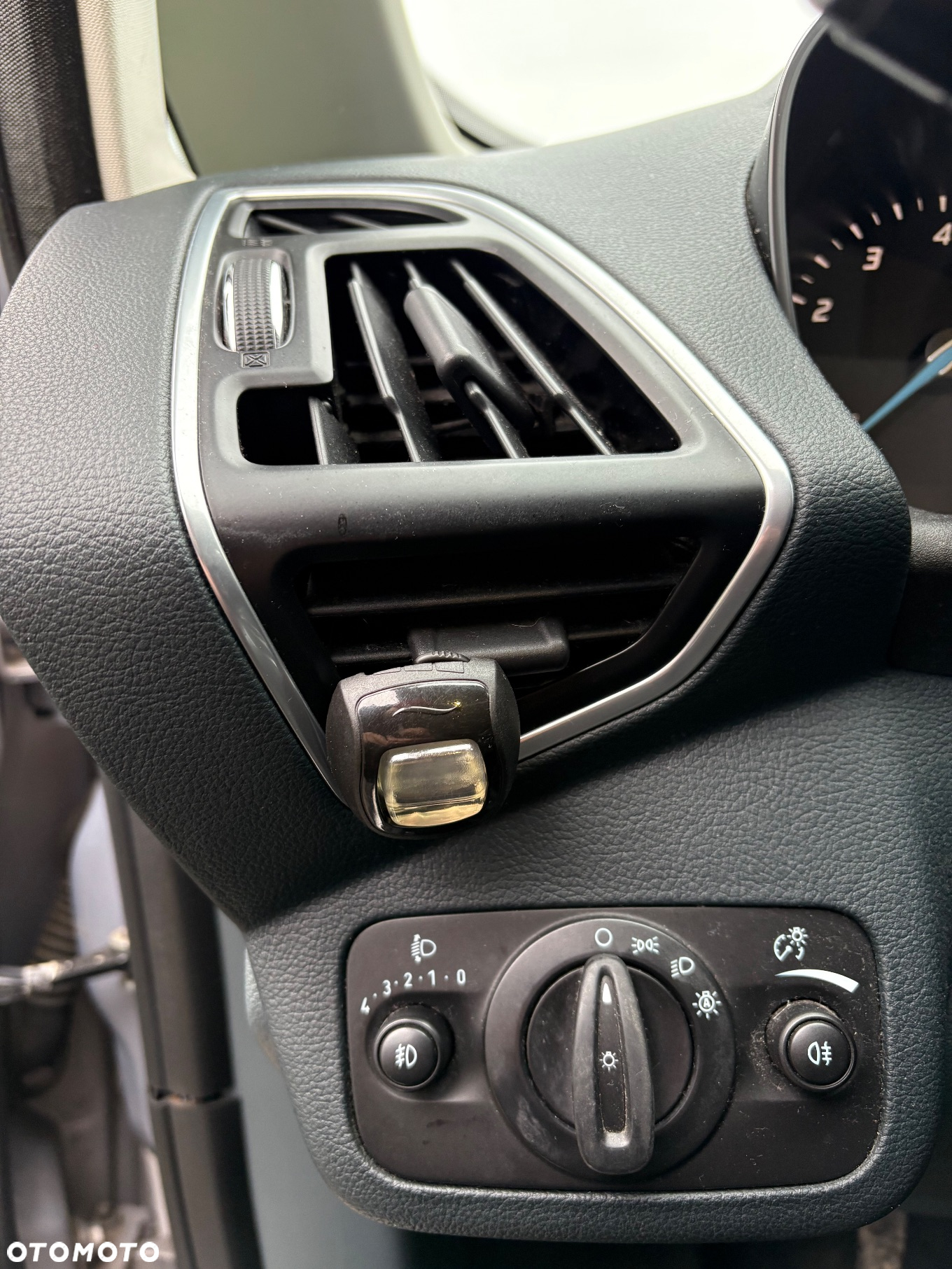 Ford Grand C-MAX - 26