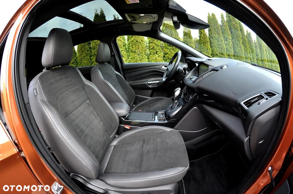 Ford Kuga 2.0 TDCi AWD ST-Line - 24