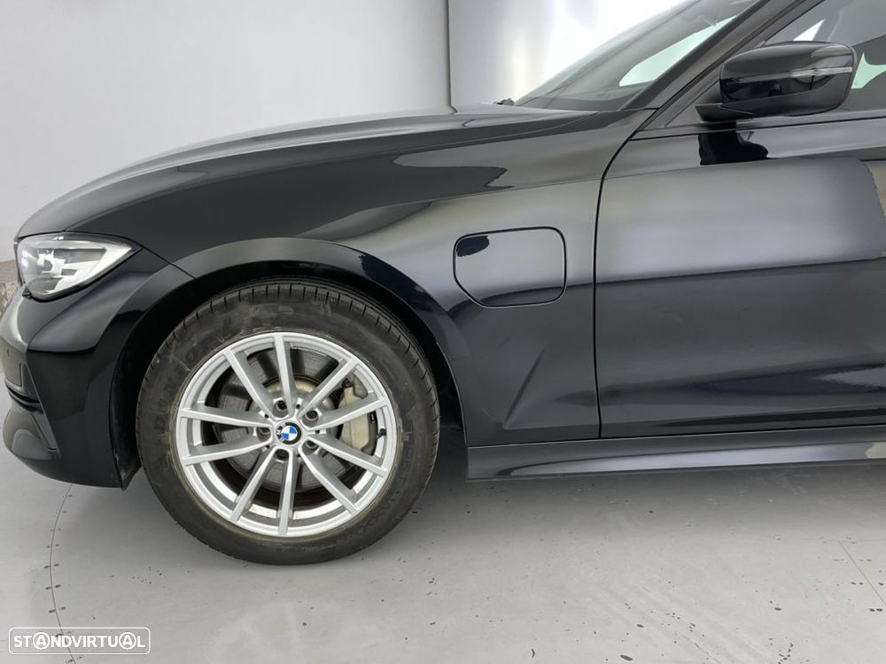 BMW 330 e Auto - 25
