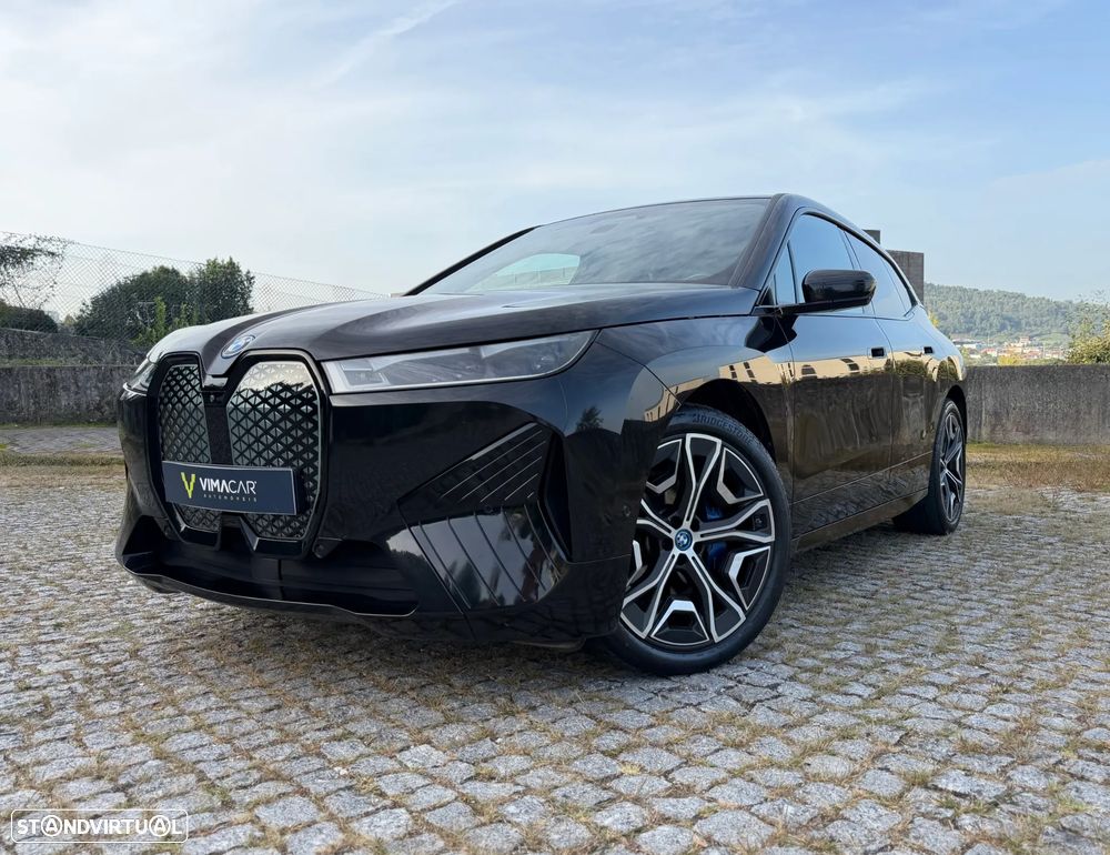 BMW iX xDrive 40 Pack Desportivo - 21