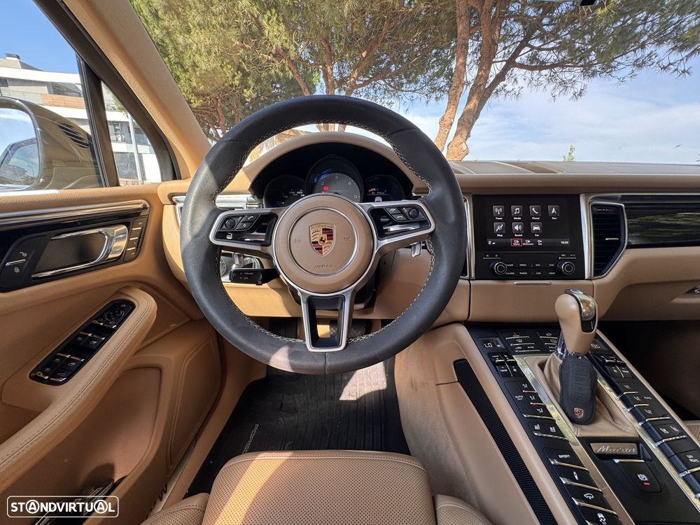 Porsche Macan S - 32