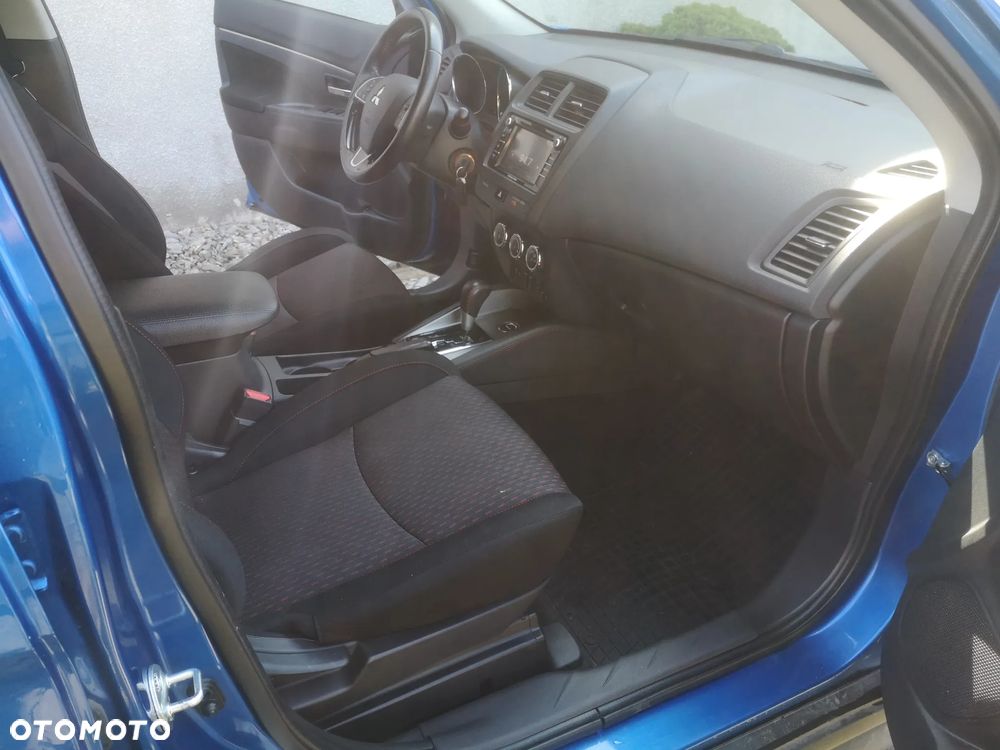 Mitsubishi Outlander - 8