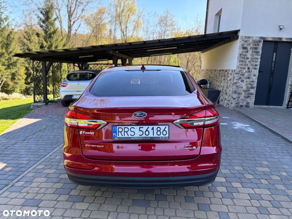 Ford Fusion - 2