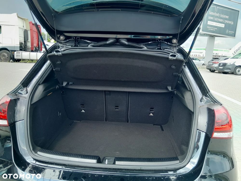 Mercedes-Benz Klasa A 180 AMG Line 7G-DCT - 15