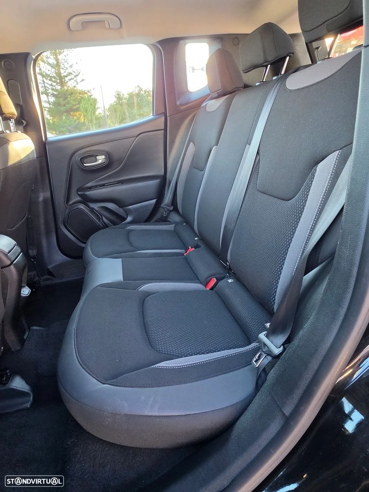 Jeep Renegade 1.3 T-GDI 4xe Auto Upland - 24