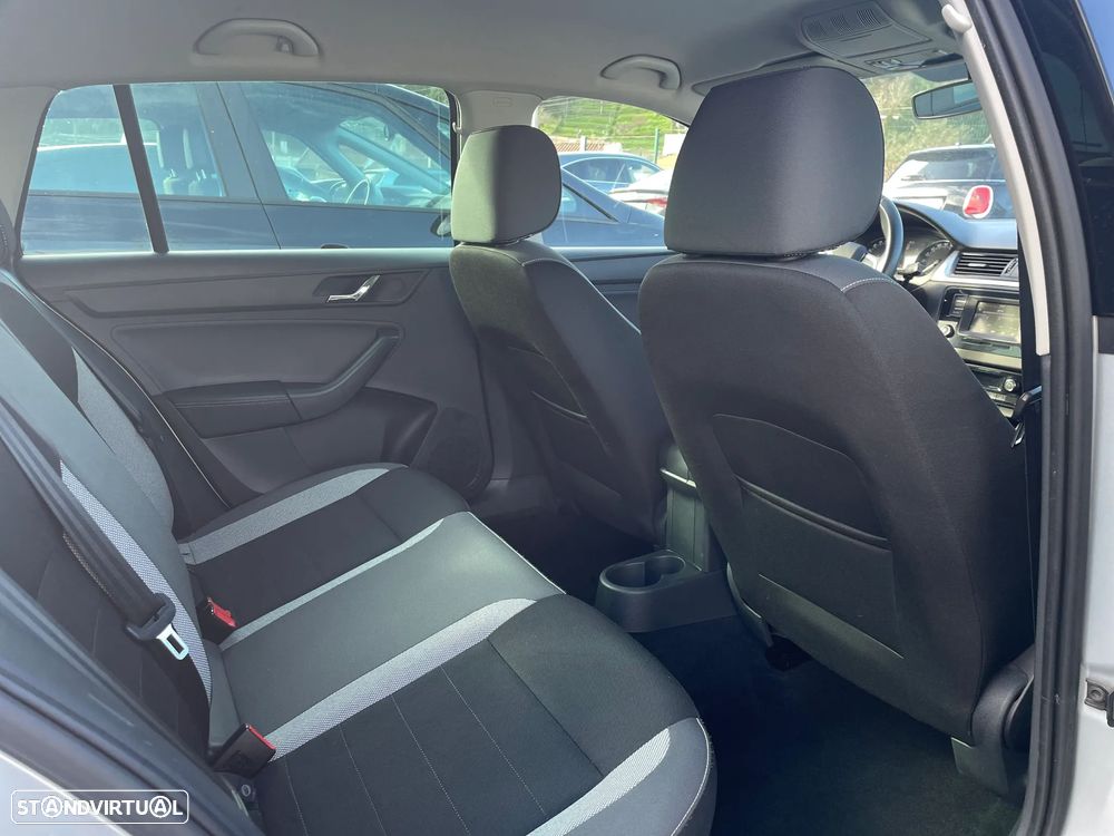 Skoda Rapid Spaceback 1.4 TDi Ambition - 14