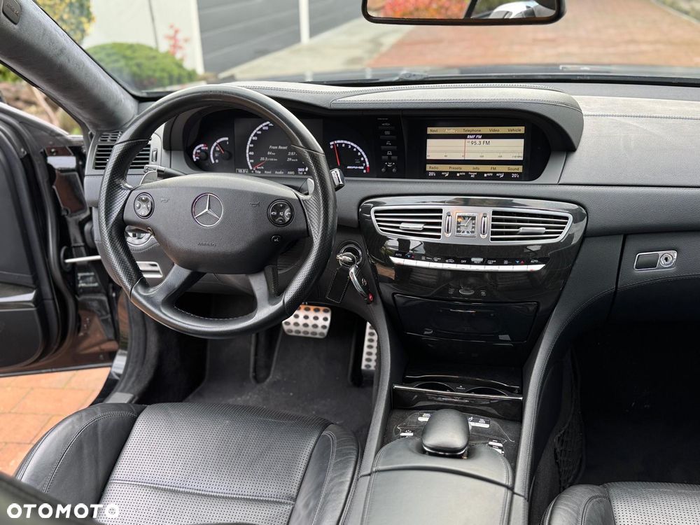 Mercedes-Benz CL 63 AMG - 12