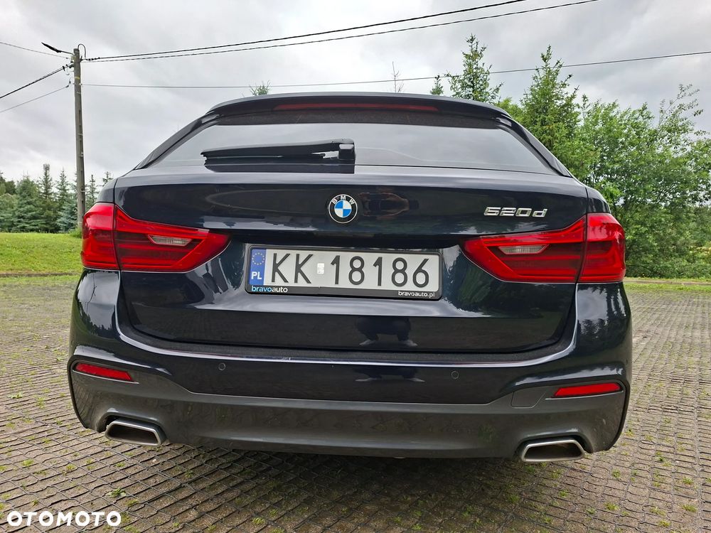 BMW Seria 5 520d M Sport - 10