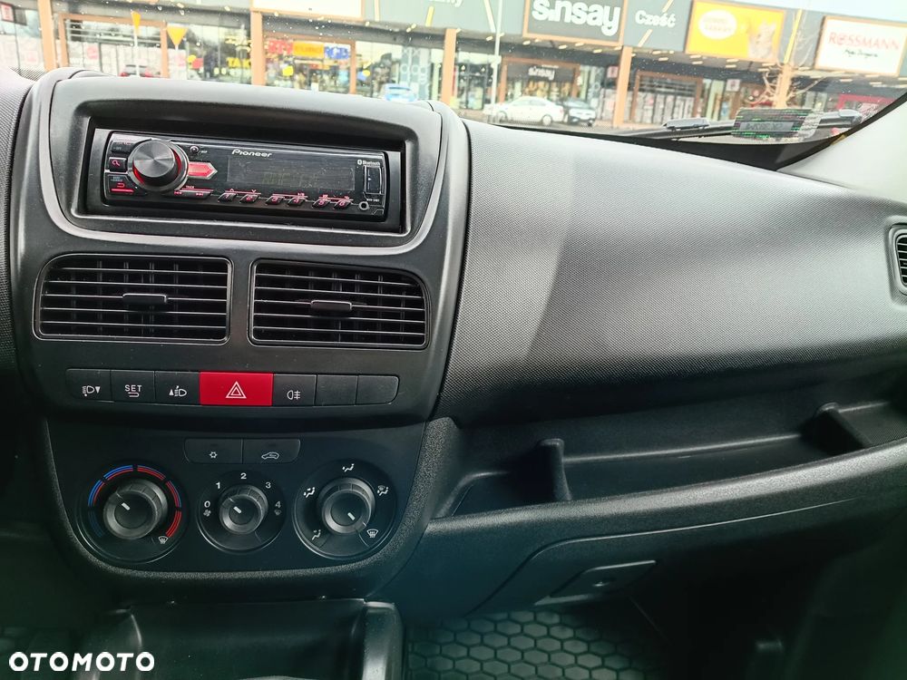 Opel Combo - 16