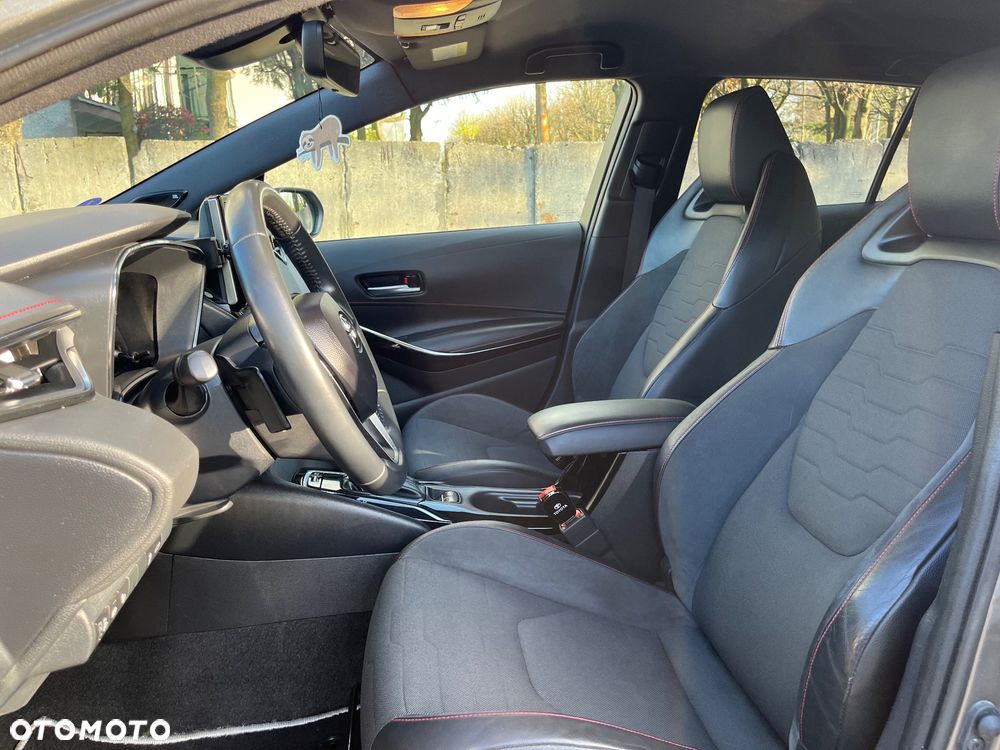 Toyota Corolla 2.0 Hybrid Executive - 16