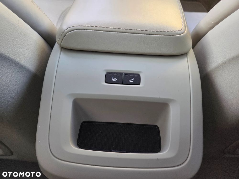 Volvo XC 60 D5 AWD Geartronic Inscription - 27