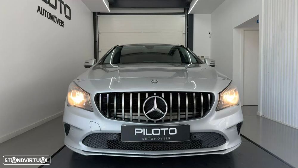 Mercedes-Benz CLA 180 d Shooting Brake Urban - 3