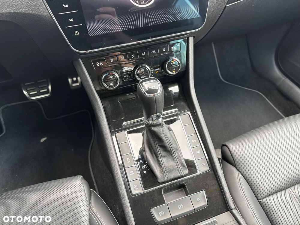 Skoda Superb 2.0 TDI SCR 4x4 L&K DSG - 13