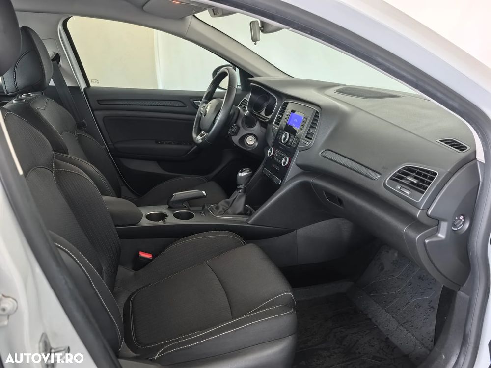 Renault Megane TCe 140 GPF Life - 21