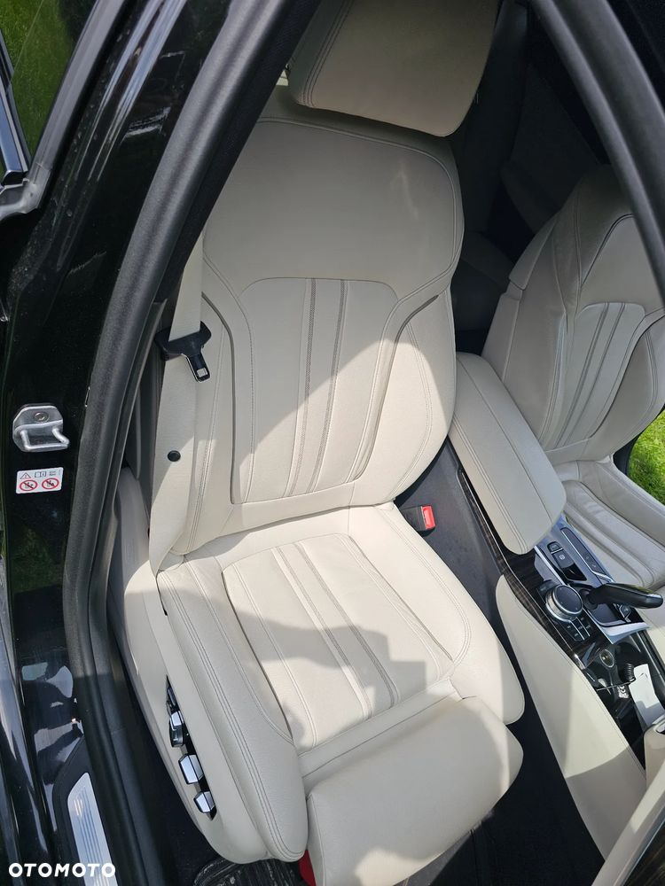BMW Seria 5 540i xDrive M Sport sport - 28