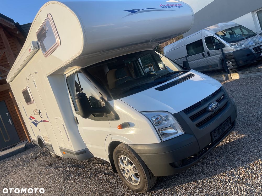 Ford Transit Challenger - 12