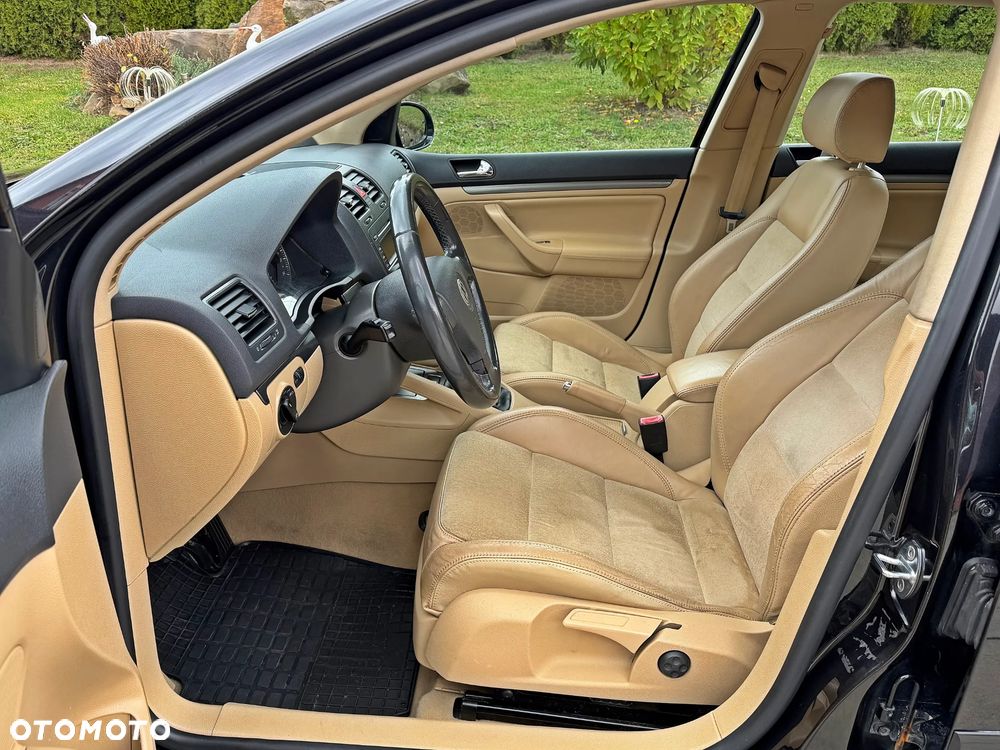 Volkswagen Golf - 21