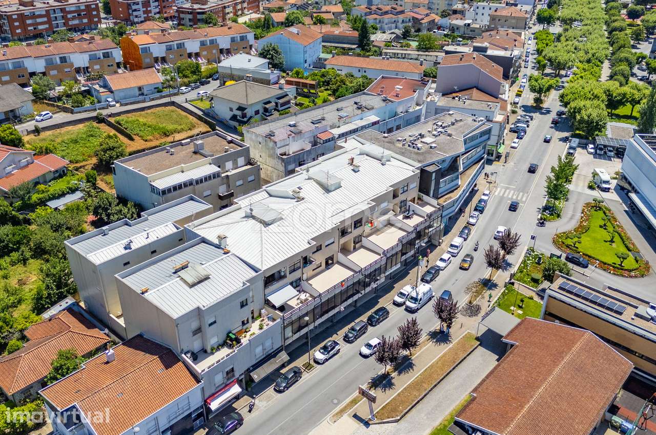 Loja transformada em Apartamento T1+1 no centro de Vila Verde - Braga - Grande imagem: 5/22