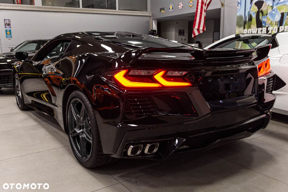 Chevrolet Corvette - 9
