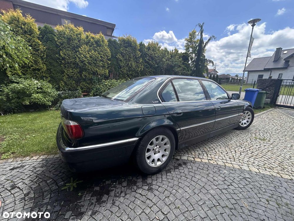 BMW Seria 7 750iL - 3