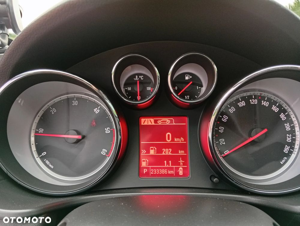 Opel Insignia - 17
