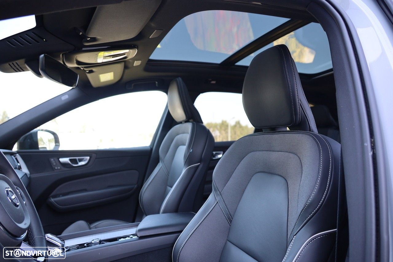 Volvo XC 60 2.0 T6 PHEV Plus Dark AWD - 9