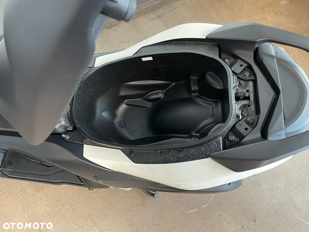 Yamaha NMAX - 14