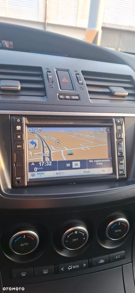 Mazda 3 1.6 Navi + - 12