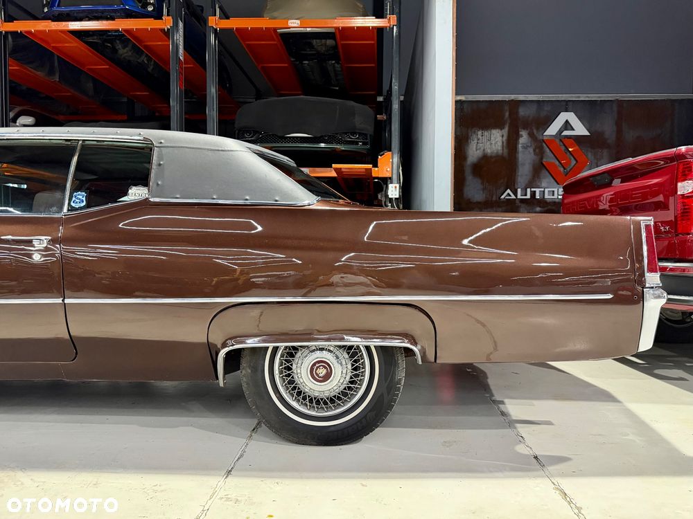 Cadillac Deville - 7