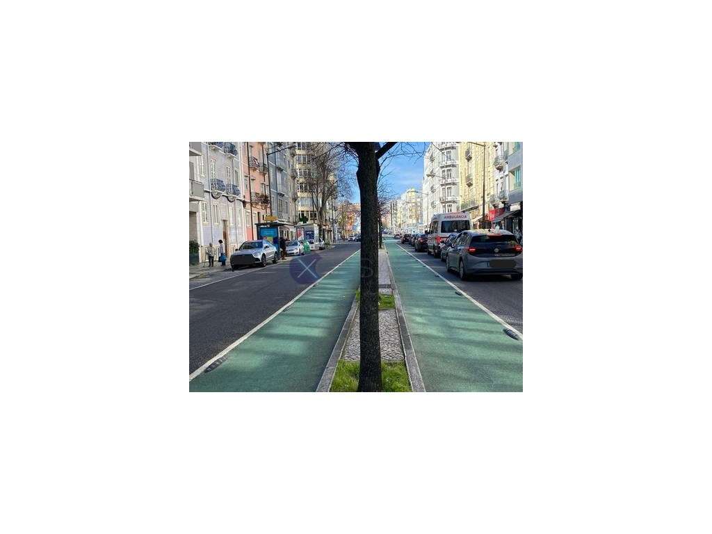Apartamento T1, totalmente mobilado, para venda na Avenida Almirant... - Grande imagem: 3/19