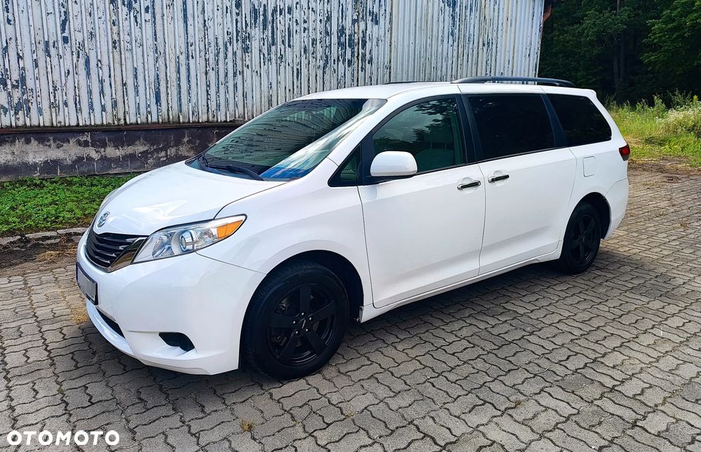 Toyota Sienna 3.5 V6 LE AWD - 13