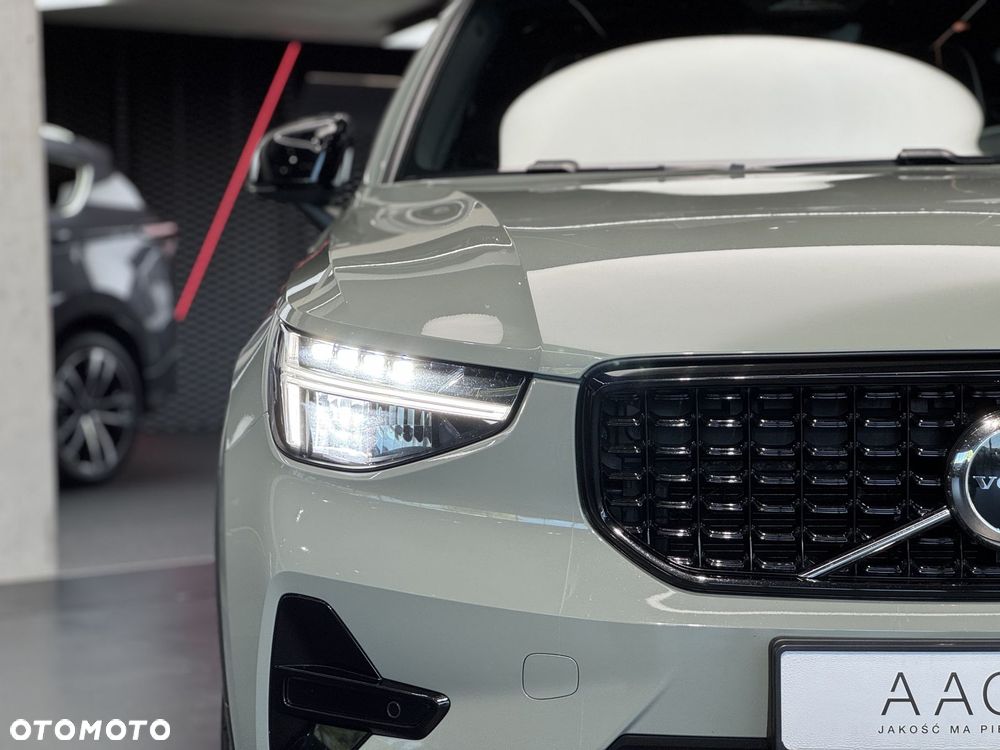 Volvo XC 40 B4 Plus Dark - 40