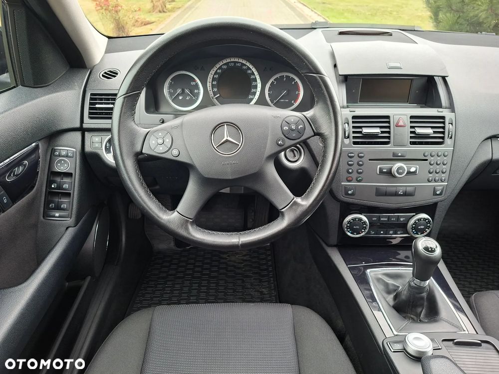 Mercedes-Benz Klasa C 220 CDI DPF BlueEFFICIENCY - 2