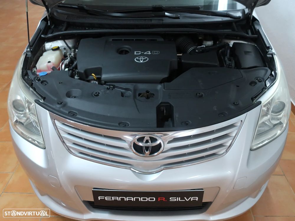 Toyota Avensis SW 2.0 D-4D Exclusive +Pele+GPS - 4
