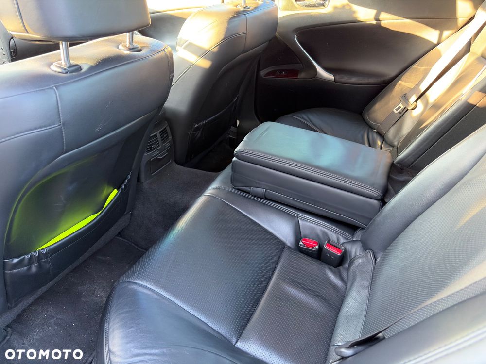 Lexus IS 220 D Prestige - 3