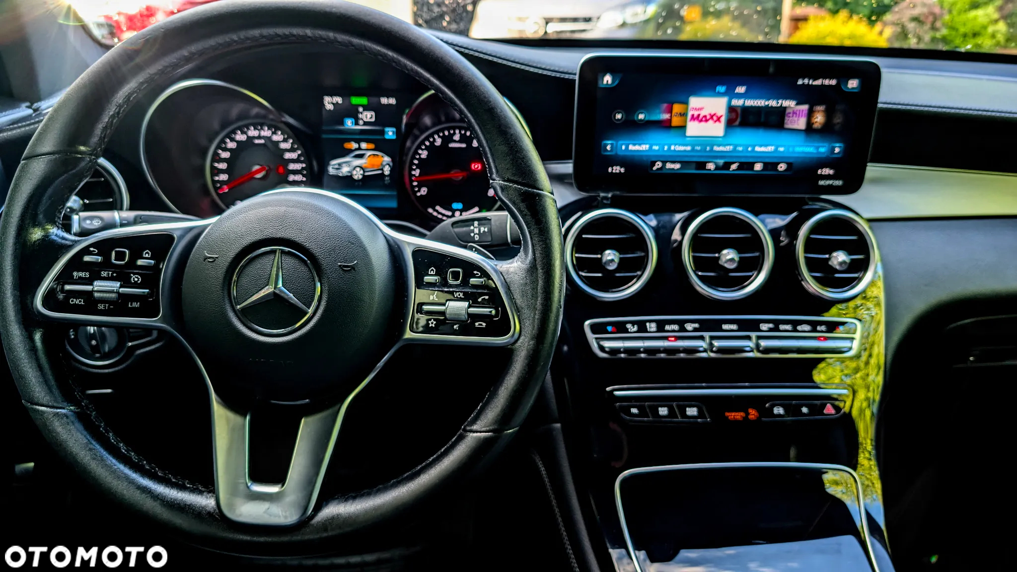 Mercedes-Benz GLC - 28