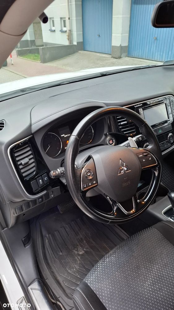 Mitsubishi Outlander 2.0 Intense + 4WD CVT - 13