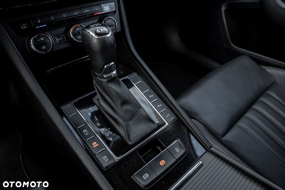 Skoda Superb 2.0 TDI 4x4 L&K DSG - 36
