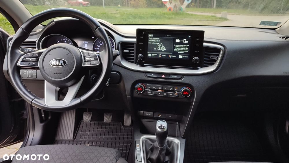 Kia Ceed 1.6 CRDi SCR M - 28