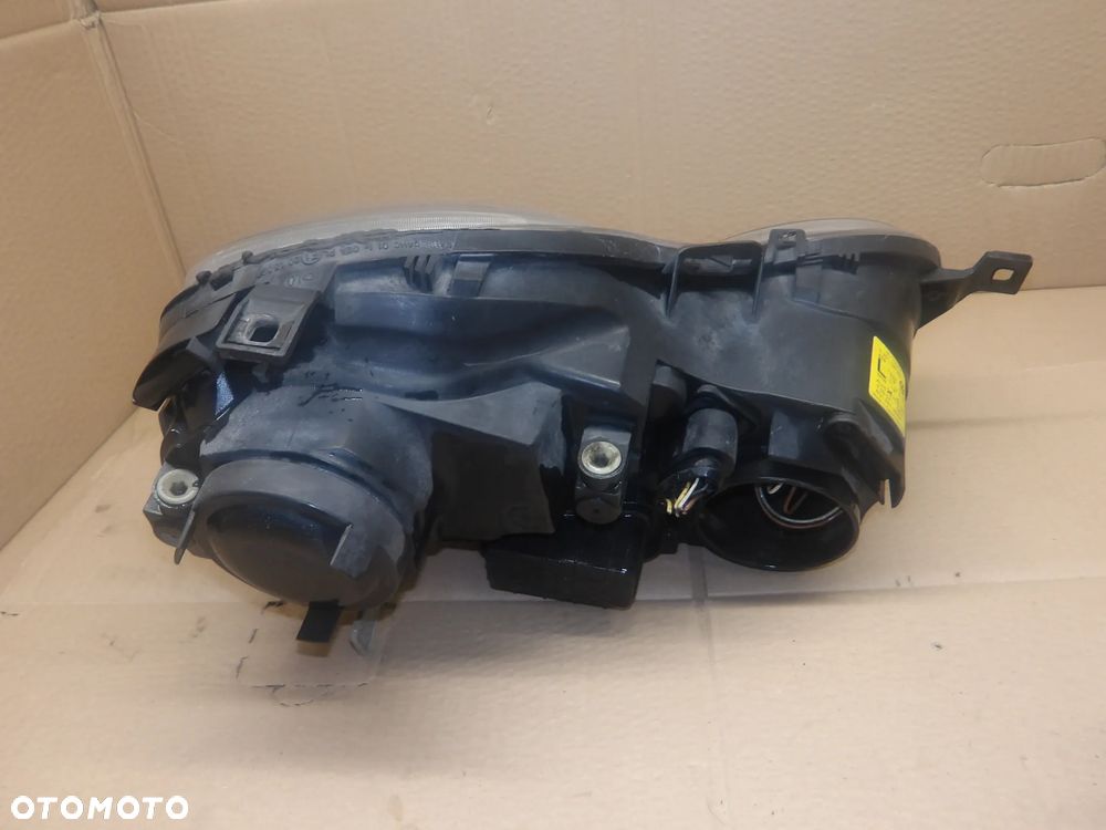 VW POLO IV 9N 5D (01-08) 1.2B LAMPA PRAWA LEWA PRZEDNIA PRZÓD 6Q1941008M 6Q1941007M - 3