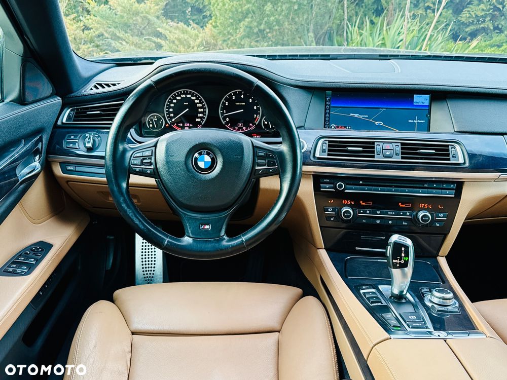 BMW Seria 7 740i - 6